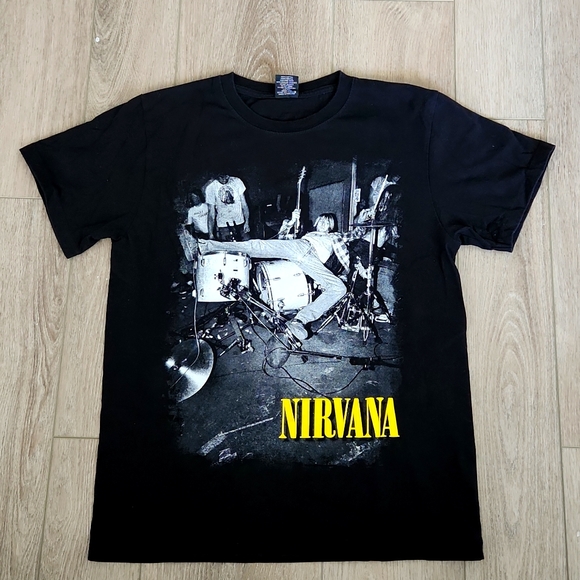 Mens M Nirvana Rock shirt - Picture 1 of 7